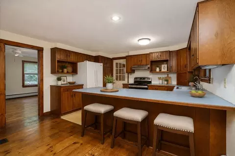 Kitchen - 123 Saunders St, Gardner, MA 01440 photo 1 of 5