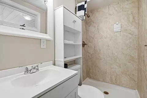 Bath - 85 Silas St, Springfield, MA 01109 photo 1 of 1