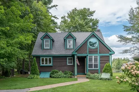 5 Abenaki St, Hubbardston, MA 01452