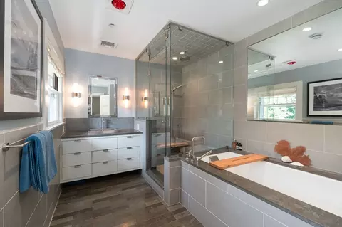 Bath - 8 Brier Rd, Gloucester, MA 01930 photo 1 of 2