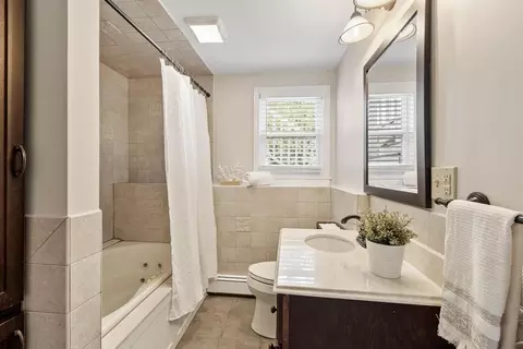 Bath - 7 Locust St, Reading, MA 01867 photo 2 of 2