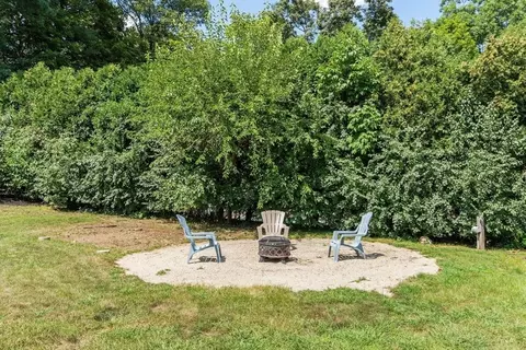 Exterior - 7 Locust St, Reading, MA 01867 photo 5 of 9