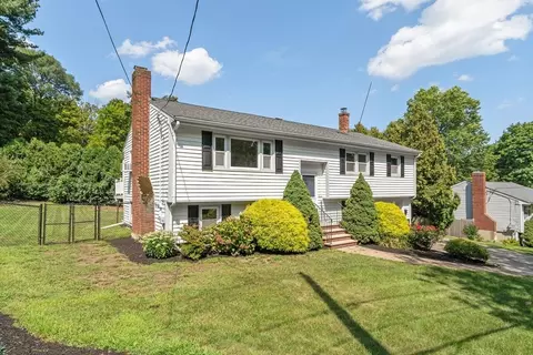 Exterior - 7 Locust St, Reading, MA 01867 photo 3 of 9