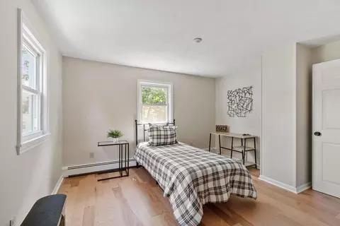 Bedroom - 7 Locust St, Reading, MA 01867 photo 6 of 7