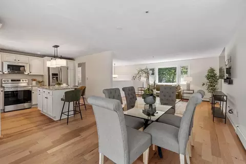 Dining - 7 Locust St, Reading, MA 01867 photo 3 of 3