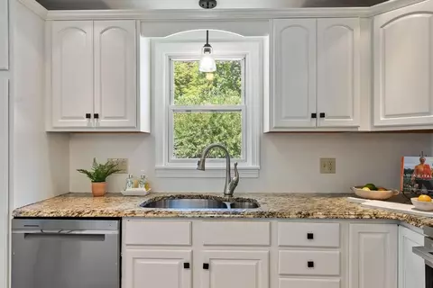 Kitchen - 7 Locust St, Reading, MA 01867 photo 4 of 6