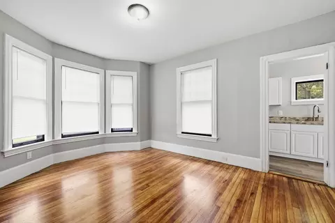 Living - 43 Cornell St, Springfield, MA 01109 photo 5 of 8