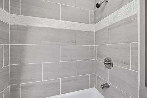 Bath - 43 Cornell St, Springfield, MA 01109 photo 2 of 2