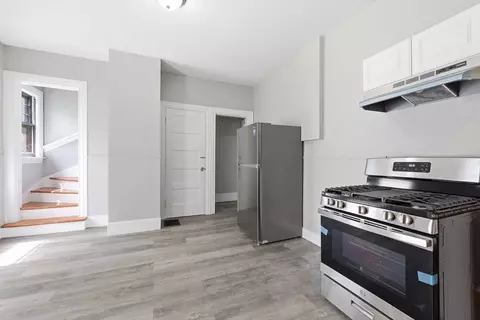 Entry Way - 43 Cornell St, Springfield, MA 01109 photo 5 of 6