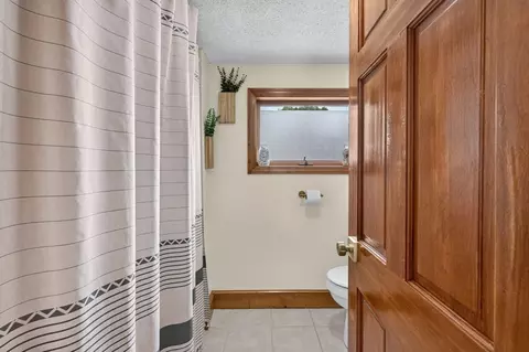 Bath - 3 Wormstead St, Saugus, MA 01906 photo 2 of 3