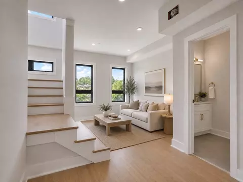 820 Hyde Park Ave #306, Boston, MA 02136