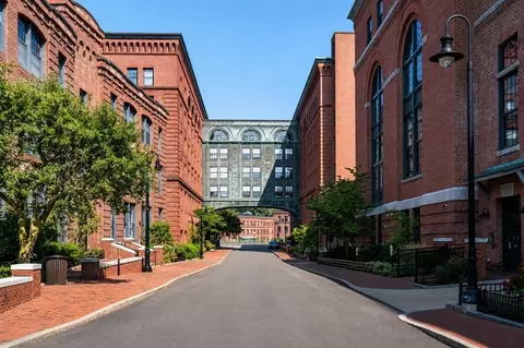 1243 Adams St #303, Boston, MA 02124