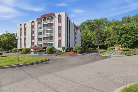 855 John Fitch Hwy #36, Fitchburg, MA 01420