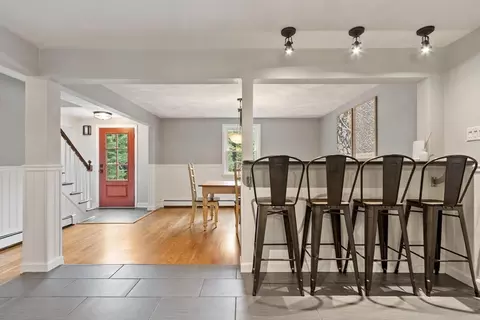 Entry Way - 3 Eldridge Rd, Harvard, MA 01451 photo 2 of 4