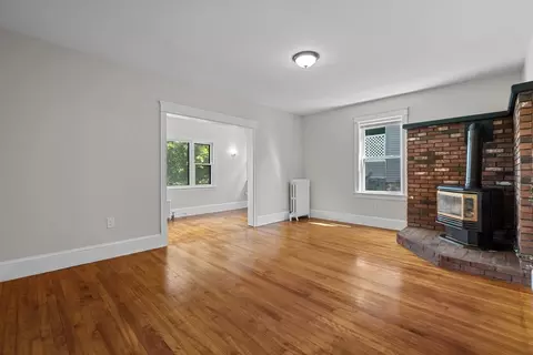 Living - 33 Clearview Ave, Worcester, MA 01605 photo 1 of 9