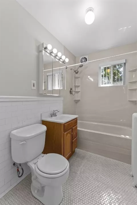 Bath - 33 Clearview Ave, Worcester, MA 01605 photo 2 of 2