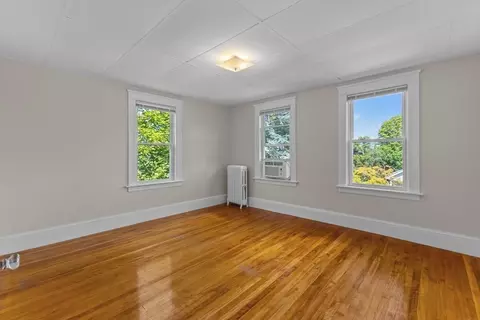 Bedroom - 33 Clearview Ave, Worcester, MA 01605 photo 6 of 7