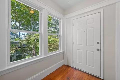 Entry Way - 33 Clearview Ave, Worcester, MA 01605 photo 1 of 3