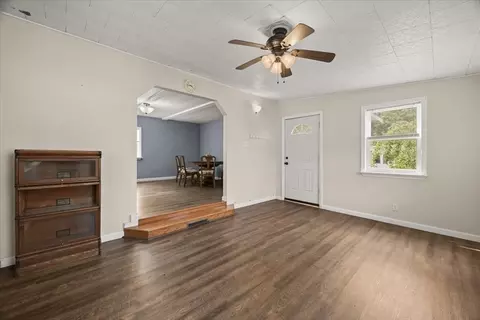 14 Judith Cir, Wareham, MA 02576 photo 2