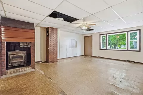 Living - 71-77 Acton St, Springfield, MA 01151 photo 7 of 7