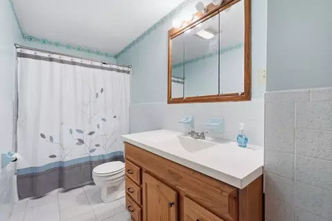 Bath - 71-77 Acton St, Springfield, MA 01151 photo 6 of 6