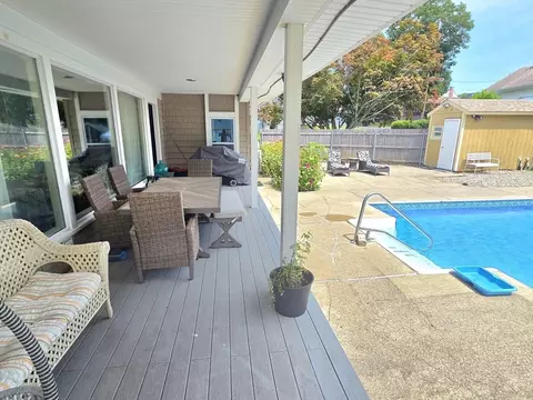 Exterior - 1015 Madison St, Fall River, MA 02720 photo 4 of 11