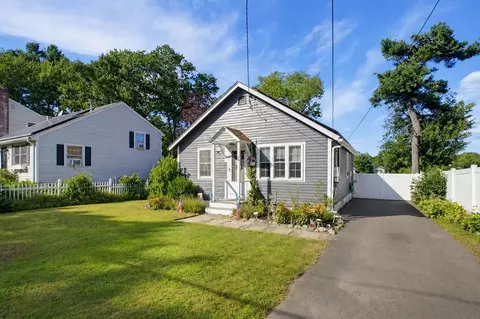 46 W Shore Rd, Holbrook, MA 02343