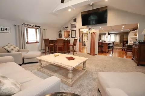 Living - 1 Biscayne Ave, Saugus, MA 01906 photo 2 of 7