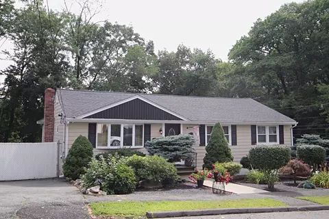 Exterior - 1 Biscayne Ave, Saugus, MA 01906 photo 2 of 8