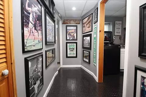 Entry Way - 1 Biscayne Ave, Saugus, MA 01906 photo 2 of 2