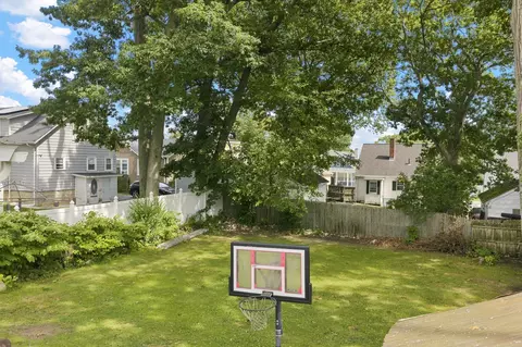 Exterior - 253 Garden St, Fall River, MA 02720 photo 5 of 7