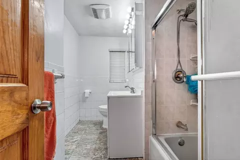 Bath - 20 Temi Rd, Framingham, MA 01701 photo 1 of 2