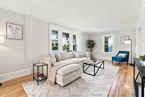 Living - 31 Barnard Rd, Worcester, MA 01605 photo 1 of 1