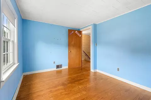 Bedroom - 18 Iverson Rd, Beverly, MA 01915 photo 8 of 8