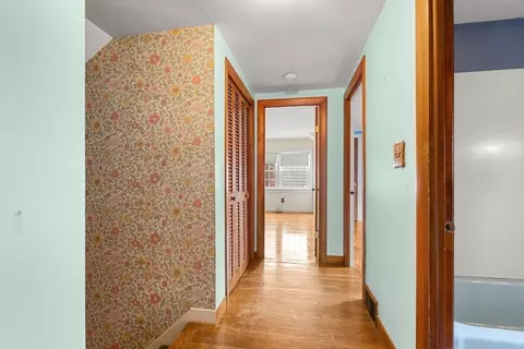 Entry Way - 18 Iverson Rd, Beverly, MA 01915 photo 3 of 3