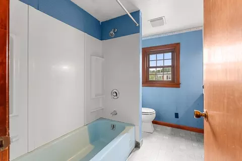 Bath - 18 Iverson Rd, Beverly, MA 01915 photo 2 of 3