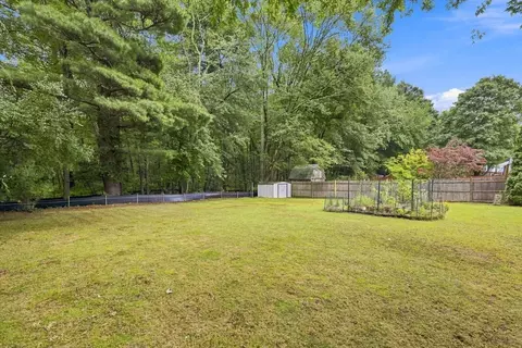 Exterior - 25 Mohawk Path, Bellingham, MA 02019 photo 6 of 10
