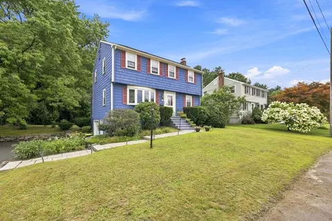Exterior - 25 Mohawk Path, Bellingham, MA 02019 photo 3 of 10