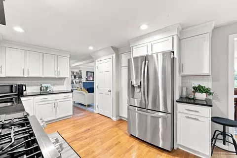 Kitchen - 25 Mohawk Path, Bellingham, MA 02019 photo 5 of 6