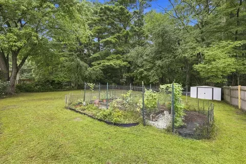 Exterior - 25 Mohawk Path, Bellingham, MA 02019 photo 8 of 10