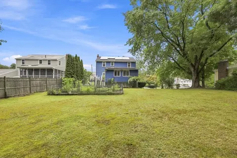Exterior - 25 Mohawk Path, Bellingham, MA 02019 photo 7 of 10