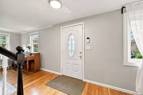 Entry Way - 25 Mohawk Path, Bellingham, MA 02019 photo 1 of 2