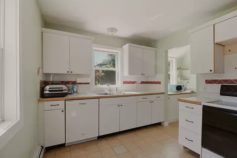 283 Montgomery St, Fall River, MA 02720 photo 6