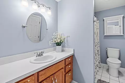 Bath - 28 Coldspring Dr #C, Sutton, MA 01590 photo 2 of 3
