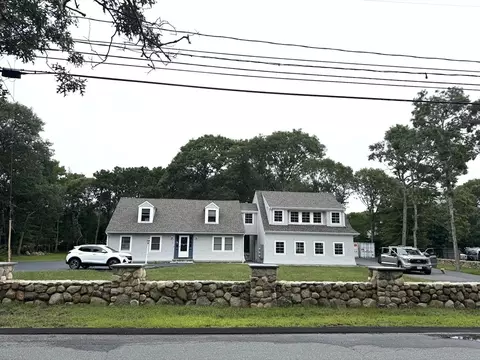 4 Edgerton Dr, Falmouth, MA 02556