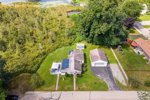 1 Freeman Ave, Webster, MA 01570