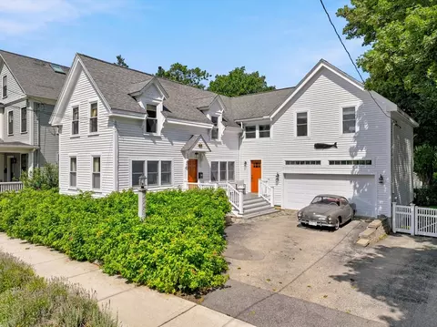 18 Jackson St, Newburyport, MA 01950