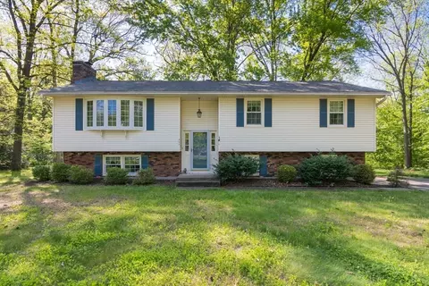 908 Burts Pit Rd, Northampton, MA 01062