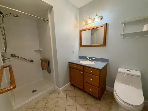 Bath - 908 Burts Pit Rd, Northampton, MA 01062 photo 3 of 3
