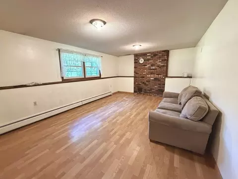 Living - 908 Burts Pit Rd, Northampton, MA 01062 photo 4 of 5